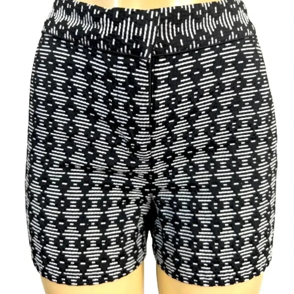 JOE FRESH‎ SHORTS BLACK WHITE TEXTURED PRINT PREPPY BOTTOMS SIZE 10
